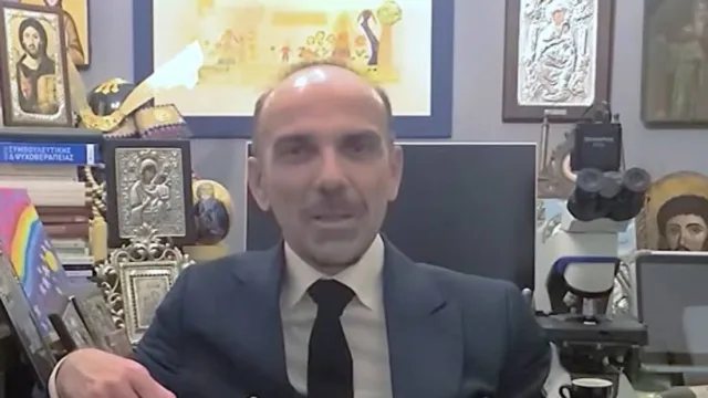 Το «υπόδειγμα γιατρού» των πλουσίων ο Θεοδωρόπουλος: «Πρώτα έχουμε τον Θεό και μετά εμένα» έλεγε σε ασθενή