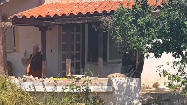 Η πολυετής εξαφάνιση ηλικιωμένης στον Μαραθώνα αποκαλύφθηκε ύστερα από καταγγελία της εγγονής της που επέστρεψε από τη Γαλλία.