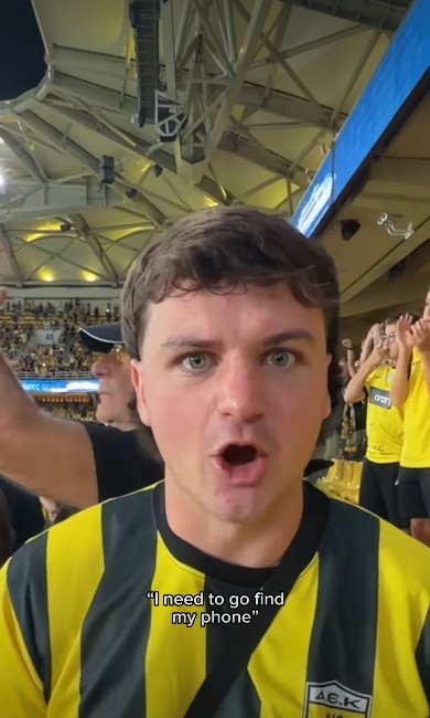 influencer-iphone-γήπεδο της AEK