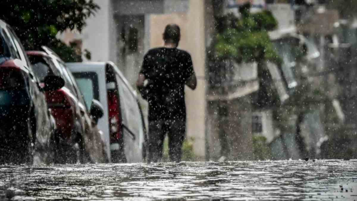 Καιρός: Έρχεται ο «δολοφόνος του καλοκαιριού» – Καταιγίδες, χαλάζι και απότομη πτώση της θερμοκρασίας
