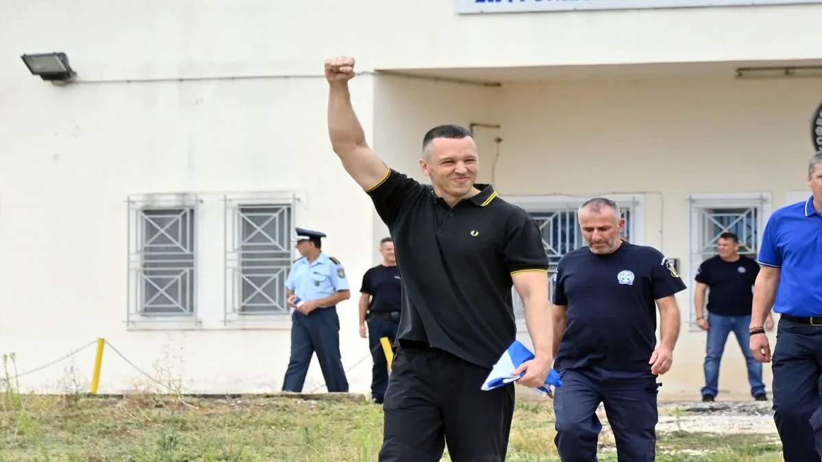 Ο Κασιδιάρης επιστρέφει: Η σκοτεινή διαδρομή ενός καταδικασμένου πρωταγωνιστή