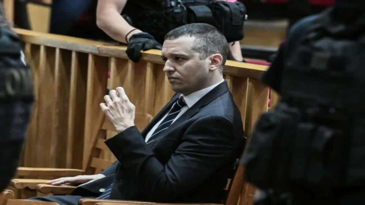 Ηλίας Κασιδιάρης: Το πρόσωπο πίσω από τη Χρυσή Αυγή και το σχέδιο της επιστροφής