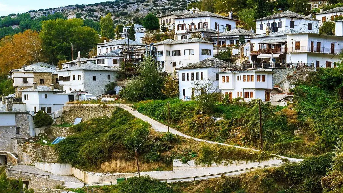Το «μπαλκόνι του Πηλίου» έχει όνομα: Η Μακρινίτσα και τα μυστικά της