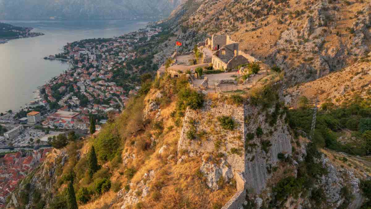 Μαυροβούνιο: Το «κρυμμένο διαμαντάκι» της Αδριατικής που εξελίσσεται στον απόλυτο ταξιδιωτικό προορισμό