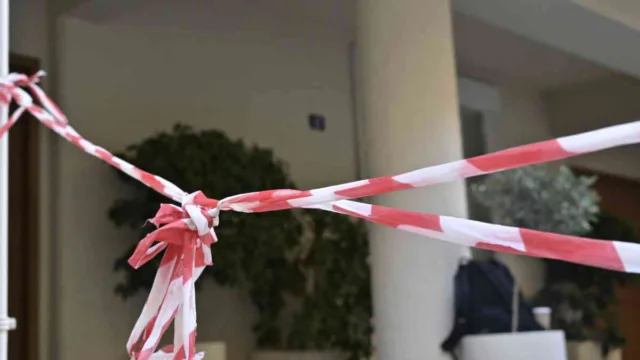 Θάνατος Γιώργου Μαζωνάκη: Διασώστης και πολίτης «έδειξαν» τους γιατρούς – «Προσπαθούσαν να αποσυνδέσουν το μηχάνημα»