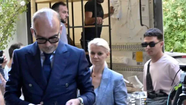 «Αδειάζαμε το πλάσμα στην τουαλέτα και τη ντουζιέρα»: Η αποκαλυπτική μαρτυρία πρώην εργαζόμενης για τον Μαζωνάκη