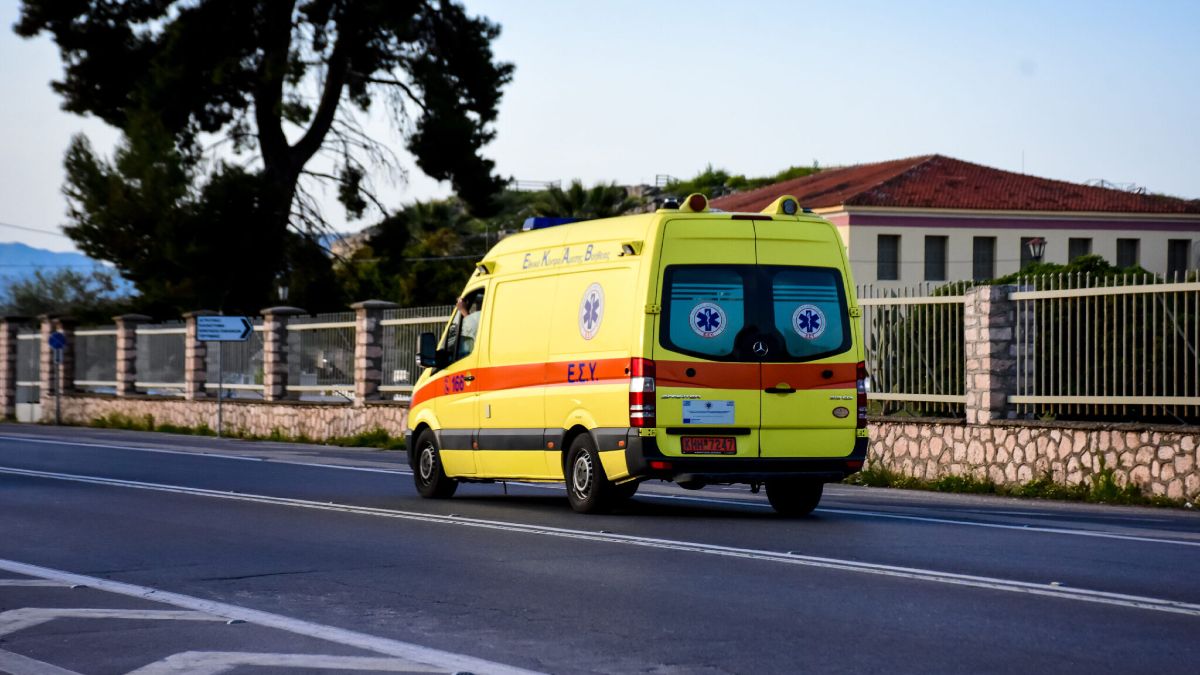 Μεσολόγγι: 14χρονος με μηχανή παρέσυρε μητέρα και τα δύο παιδιά της – Εγκατέλειψε το σημείο