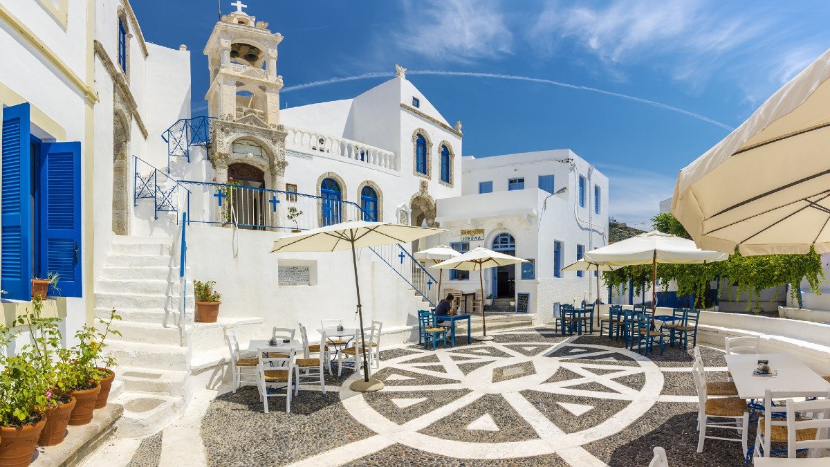 Αν ψάχνεις ένα αυθεντικό ελληνικό νησί, η Νίσυρος θα σε εκπλήξει
