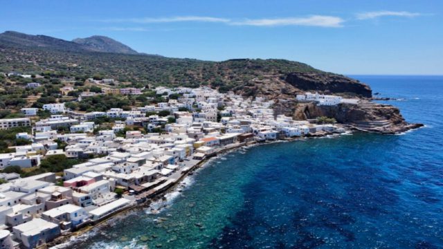 Νίσυρος: Εκεί όπου η γη αναπνέει και το Αιγαίο μοιάζει να σταματά τον χρόνο