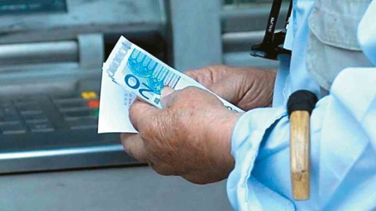 Συντάξεις: Οι 6 κινήσεις που μπορούν να αυξήσουν το ποσό έως και 153 ευρώ τον μήνα