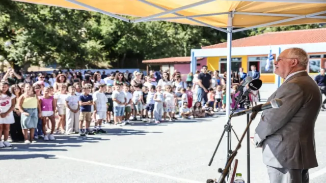 Κωνσταντίνος Τασούλας από σχολικό αγιασμό στην Κύμη: «Για τον καθένα υπάρχει ένας δρόμος που τον περιμένει»