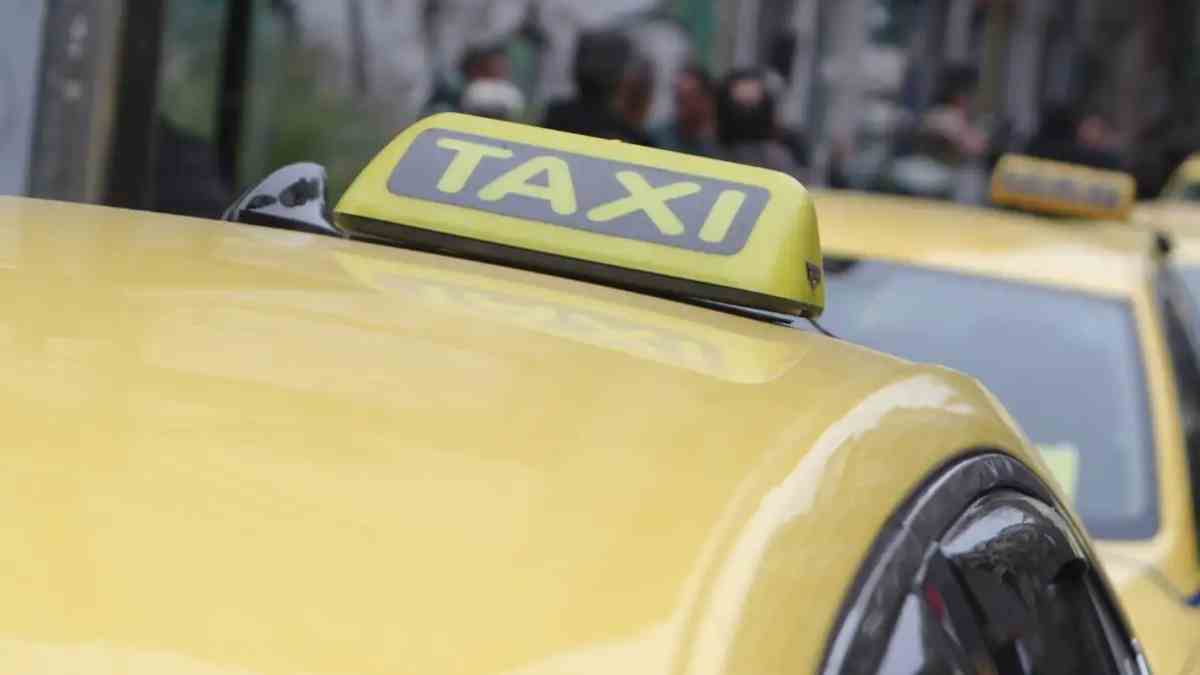 Απίστευτο περιστατικό στον Ρέντη: Ολλανδός έκλεψε ταξί και παρέσυρε τον οδηγό