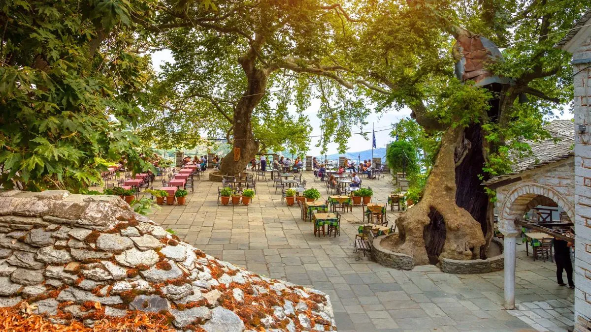 Μακρινίτσα: Το «μπαλκόνι του Πηλίου» που μαγεύει κάθε εποχή