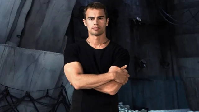 Theo James: Ο κούκλος Έλληνας του Hollywood που απέρριψε τον ρόλο για τον James Bond