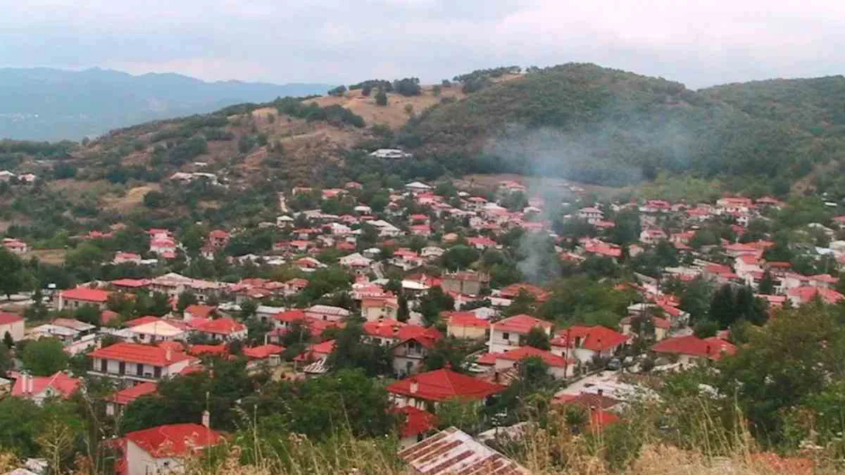 Παναγία Κουτσούφλιανη: Το χωριό των Τρικάλων που μοιάζει βγαλμένο από παραμύθι