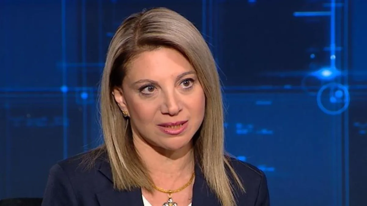 Τα Ellinika Hoaxes «ακτινογραφούν» την Καρυστιανού: Από την υδραζίνη και τα ξυλόλια έως τον βιοσυντονισμό