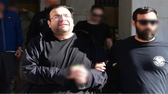 Τους κόβει τη φόρα ο Λύτρας: «Δεν υπάρχει απάτη επειδή υπάρχουν οφειλές στον ΕΦΚΑ για τον κ. Καμπούρη»