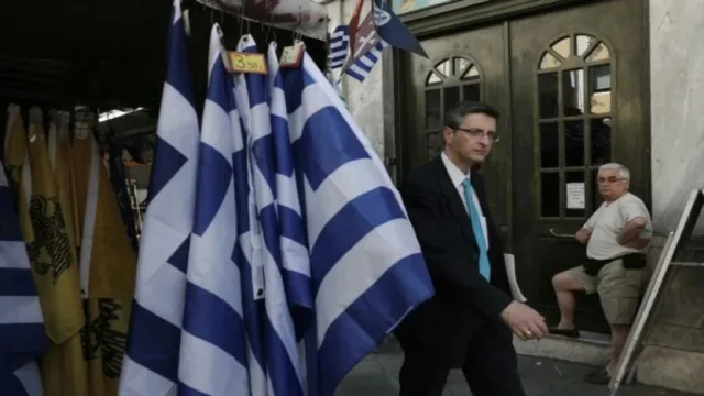 Σαν σήμερα 2 Οκτωβρίου 2016: Το 90% δυσαρεστημένο από την κυβέρνηση με επιβάρυνση στο Πολιτικό Βαρόμετρο