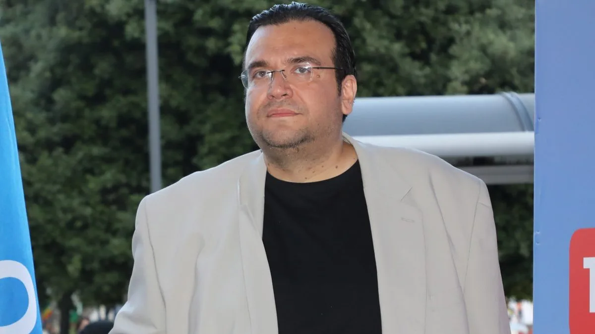 Φίλιππος Καμπούρης: Συνελήφθη μαζί με τη σύζυγό του για κύκλωμα απάτης σε βάρος του e-ΕΦΚΑ – Ζημιά άνω του 1,5 εκατ. ευρώ