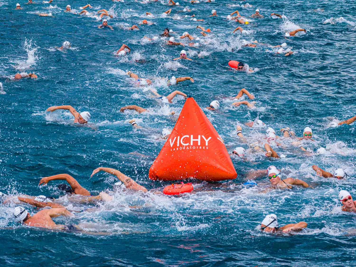 Vichy Capital Soleil & 15ο Spetses Mini Marathon: Όταν η απόλυτη αντιηλιακή προστασία συναντά τις κορυφαίες αθλητικές επιδόσεις