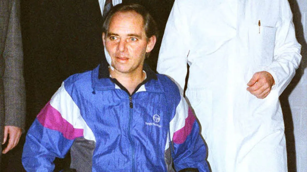 Σαν σήμερα 12 Οκτωβρίου 1990: Τρεις πυροβολισμοί, μόνιμη παράλυση: Η απόπειρα δολοφονίας κατά του Σόιμπλε