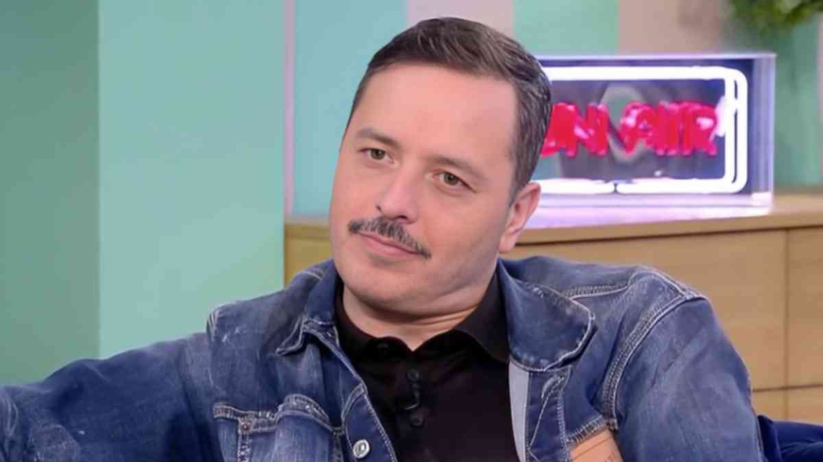 Αλέξανδρος Τσουβέλας: «Με φτιάχνει να τσακώνομαι» – Τι αποκάλυψε για τις κόντρες στα social media