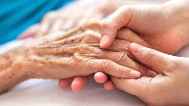 Καθαρά δόντια χωρίς οδοντόβουρτσα; Η καινοτομία για άτομα με άνοια