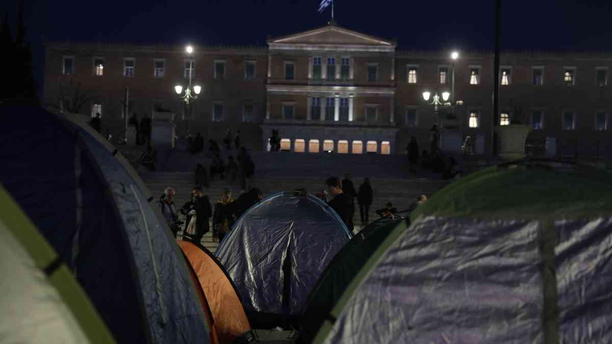 Απεργία 21ης Οκτωβρίου: Σκηνές στο Σύνταγμα από φοιτητές – Τι ισχύει για τα ΜΜΜ αύριο