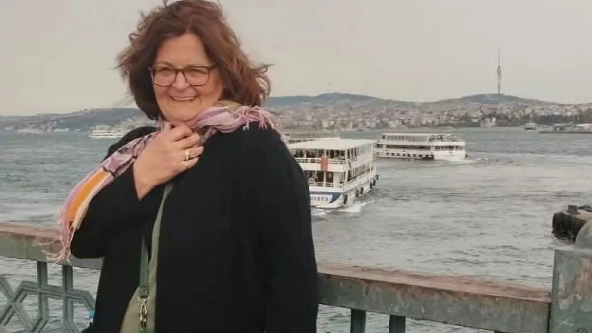 Ηλιούπολη: Οι μαθητές αποχαιρέτησαν τη διευθύντριά τους με έναν τρόπο που συγκινεί – Πώς της είπαν «Καλό Παράδεισο»
