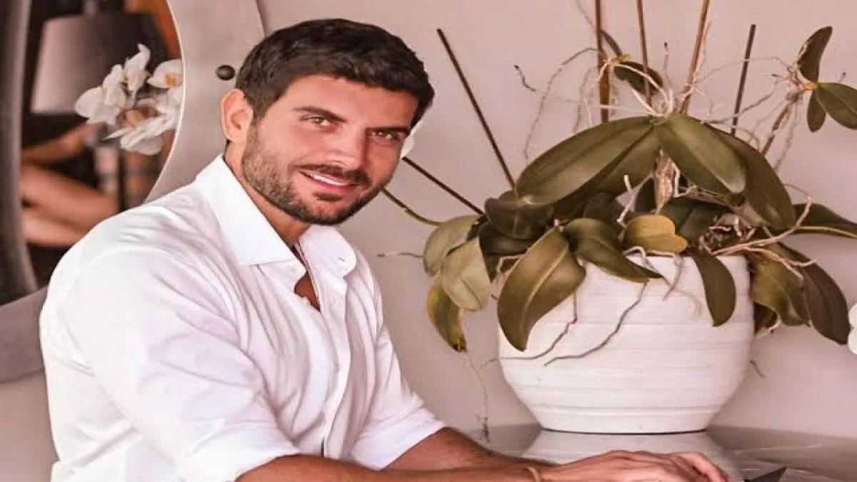 Μάνος Γαβράς: Από την ελληνική τηλεόραση στο Χόλιγουντ – Η ζωή του σήμερα στην Αμερική