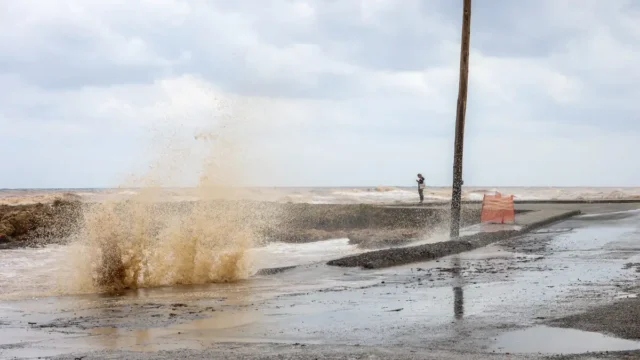 Καιρός σήμερα 02/10: Βροχές, θυελλώδεις βοριάδες και ισχυρές καταιγίδες – Τι προβλέπουν Ρήγου και Ζιακοπούλου