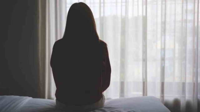 Έσπασε τη σιωπή της μετά από χρόνια: Διευθυντής ιδρύματος κακοποιούσε άτομα με νοητική αναπηρία – «Απλώς το υπέμεινα»