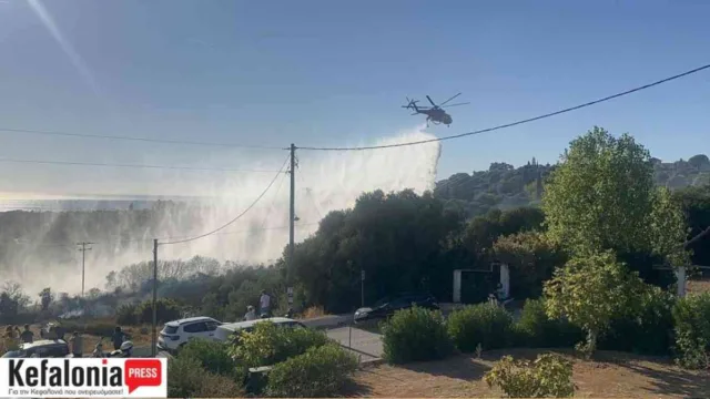 Κεφαλονιά: Συναγερμός για φωτιά στα Μεταξάτα – Εκκενώνονται οικισμοί μετά το μήνυμα του 112