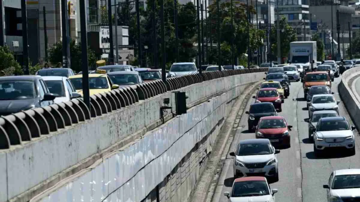 Τροχαίο στη Λεωφόρο Κηφισίας: Αυτοκίνητο παρέσυρε πεζή – Προβλήματα στην κυκλοφορία
