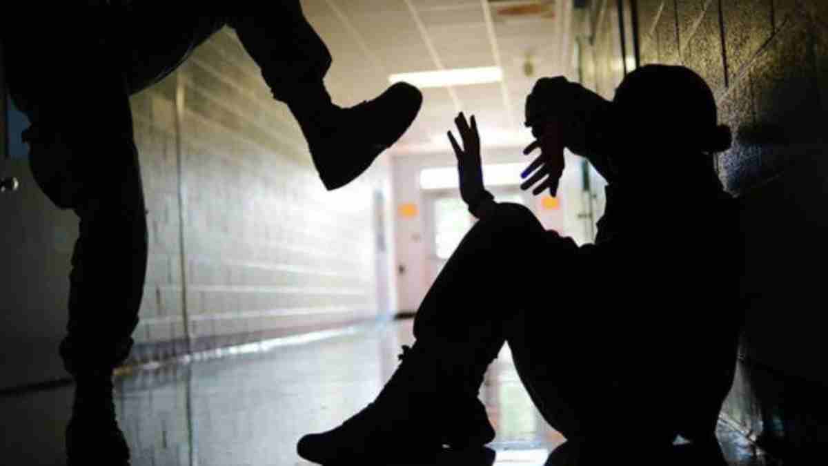 Μεσολόγγι: Χειροπέδες σε πέντε ανήλικους για επίθεση σε συμμαθητή τους