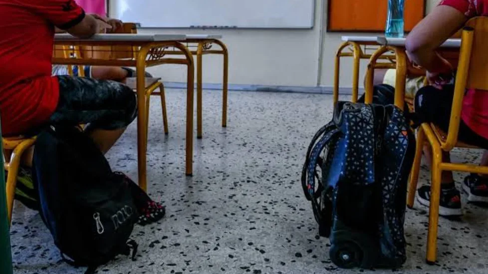 Σοκ στη Βούλα: «Έβαζε την 13χρονη κόρη μου να του κάνει νυχάκια για να χαλαρώσει» – Οι ανατριχιαστικές αποκαλύψεις για τον 58χρονο γυμναστή – Συγκλονίζει η μάνα του θύματος