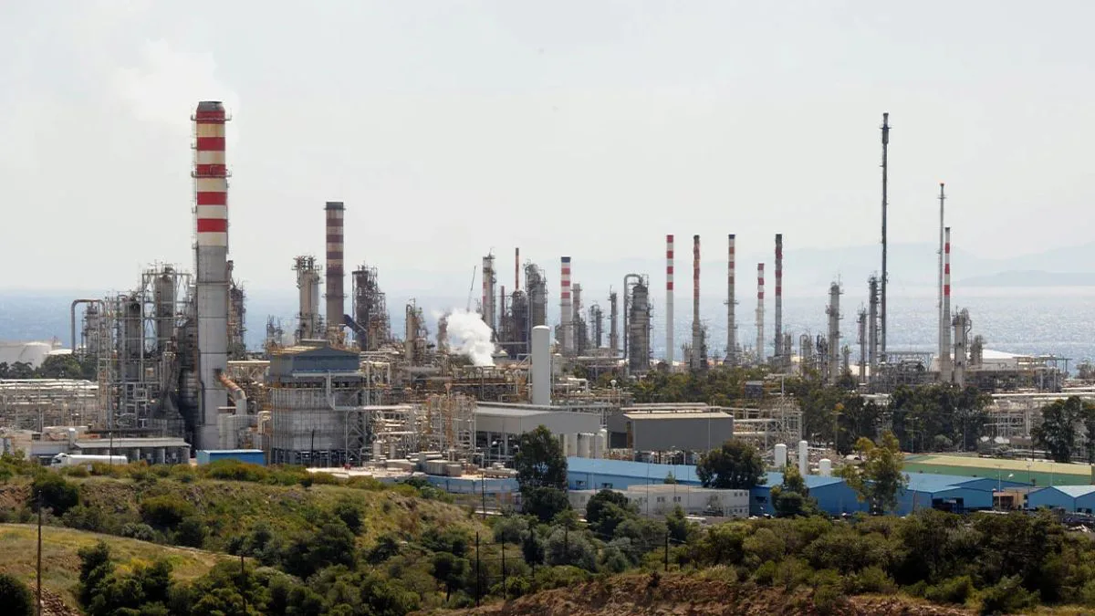Motor Oil: Η ανακοίνωση μετά την ισχυρή έκρηξη – Ώρες αγωνίας για τους δύο διασωληνωμένους, 43 και 50 ετών