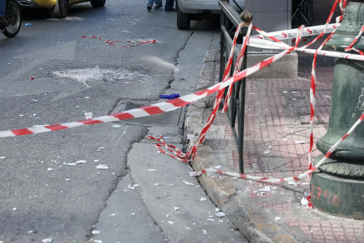 Ομόνοια: Τραγωδία σε ξενοδοχείο – Άνδρας ζητούσε βοήθεια πριν πέσει από τον 4ο όροφο