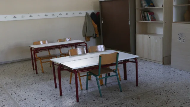 Πάτρα: Σοβάδες έπεσαν πάνω σε θρανίο εν ώρα μαθήματος – Από τύχη γλίτωσε μαθήτρια