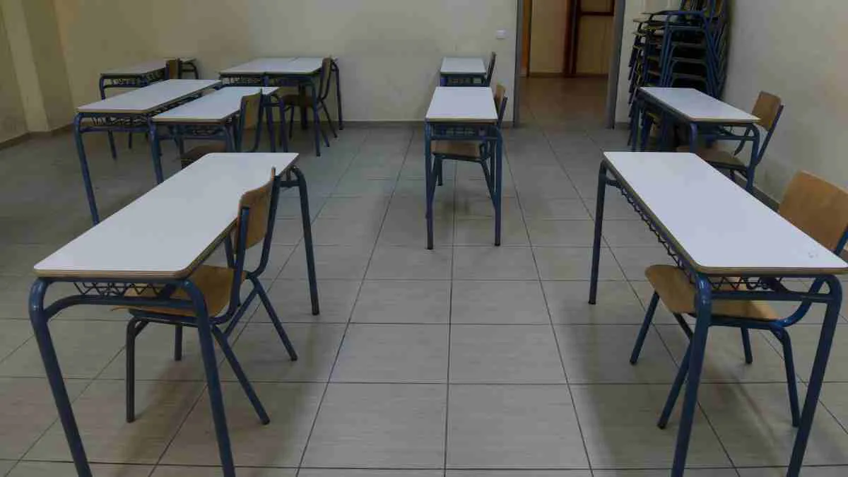 Μεσολόγγι: Παράθυρο αποκολλήθηκε και τραυμάτισε μαθητή – Μεταφέρθηκε στο νοσοκομείο